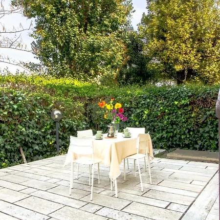Апартаменты Sunny Corner