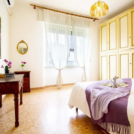 Sunny Corner Apartment Pisa
